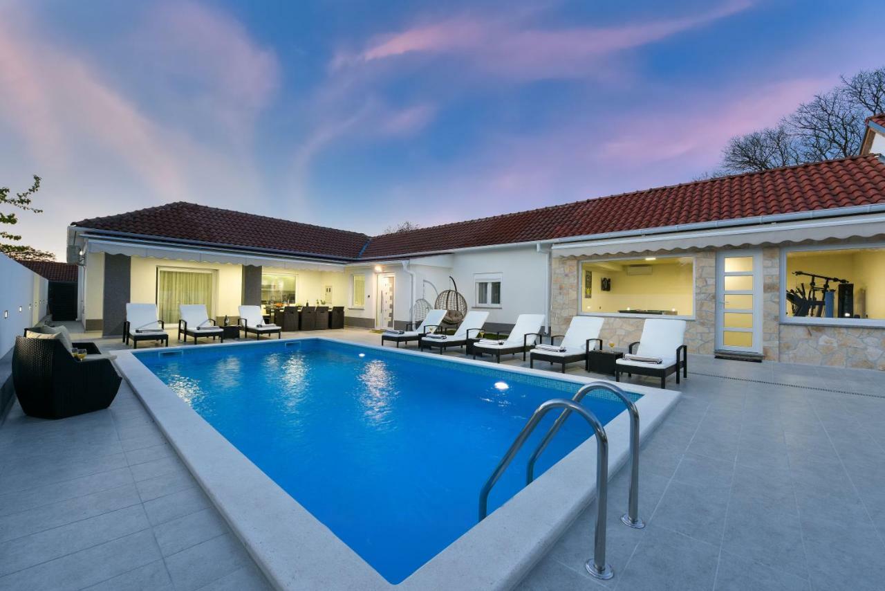 Villa Mare - With Heated Pool Zadar Ngoại thất bức ảnh