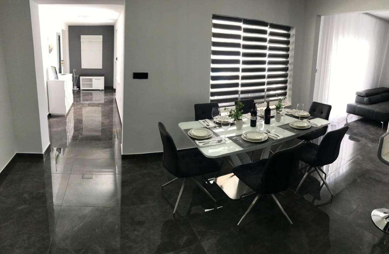 Villa Mare - With Heated Pool Zadar Ngoại thất bức ảnh